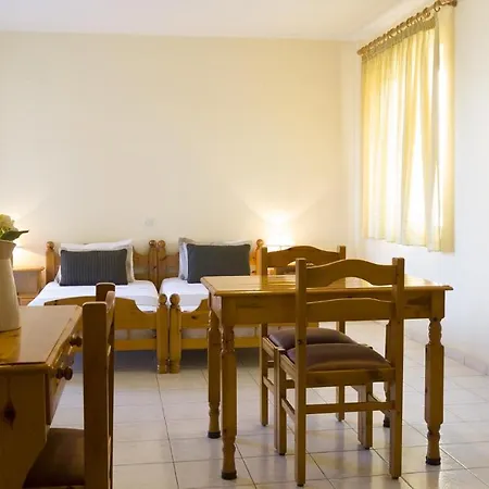 Apart Otel Fani 2*