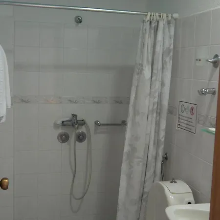 Apart Otel Fani 2*