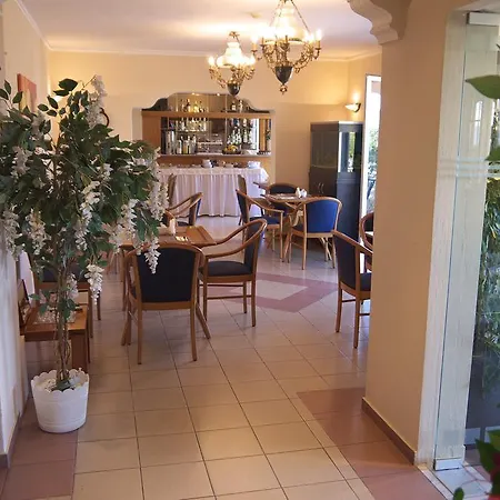 Fani Aparthotel 2*
